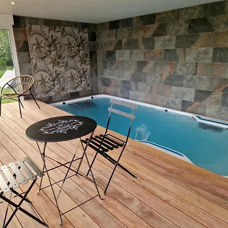 Maison A Saint-omer 70 M² Avec Hébergement de vacances