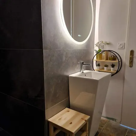 Maison A Saint-omer 70 M² Avec Hébergement de vacances